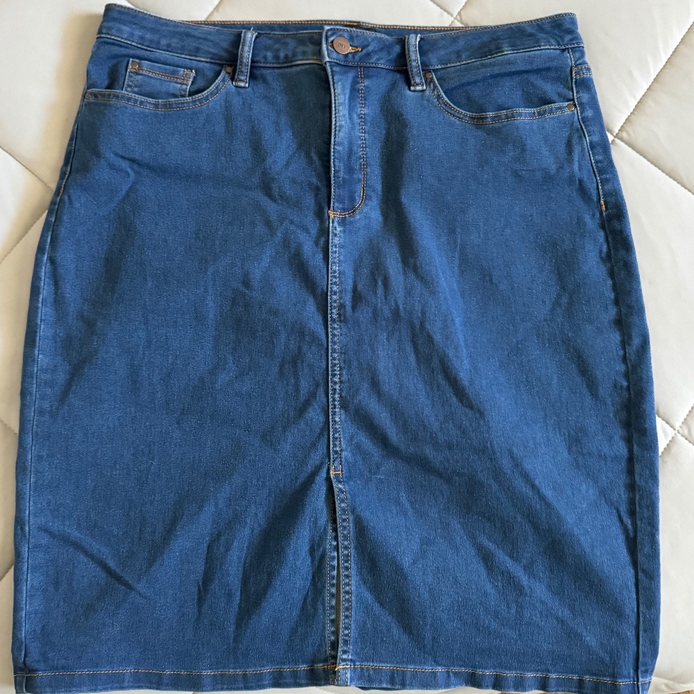 Jones New York Denim Skirt, size 14P